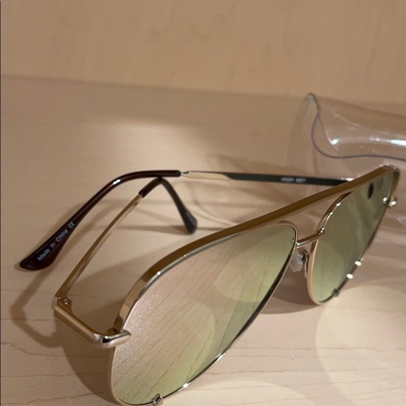 Quay x Desi Perkins - Picture 3 of 4